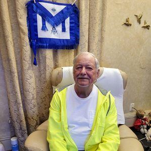 Meet your Posher, Raymond